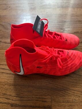 NWT Nike Men's Bright Red Soccer Cleats with White Swoosh